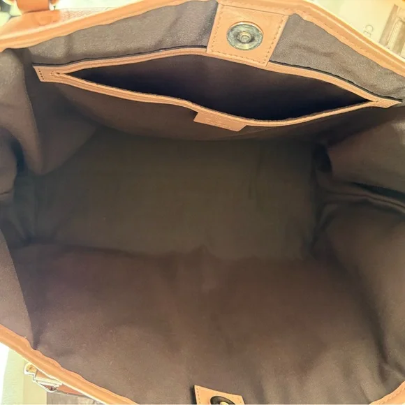 Gucci Pink Embossed GG Leather Tote - Picture 10 of 14